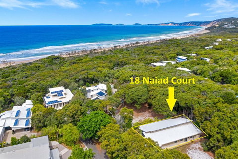 18 Naiad Court - Rainbow Shores, Modern Beach House, Walk To Beach - Food Delivery Shop 3