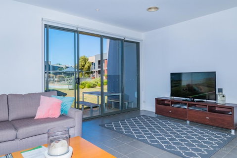 19 Coast Drive - Food Delivery Shop 2