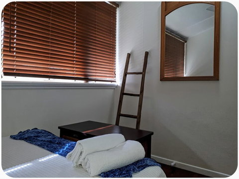 19 Grimshaw - Food Delivery Shop 1