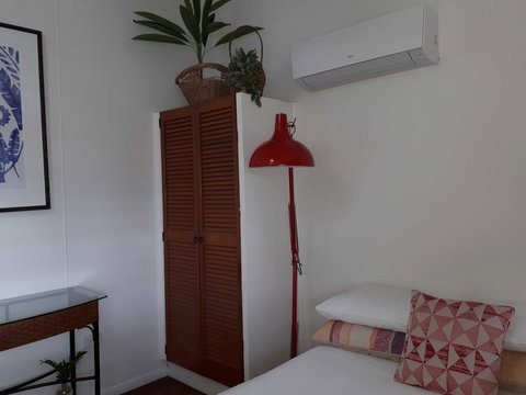 19 Grimshaw - Food Delivery Shop 3