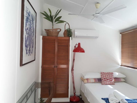 19 Grimshaw - Food Delivery Shop 2