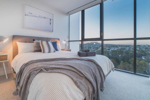 2 Bed Brisbane Resort Apartment - Food Delivery Shop 3