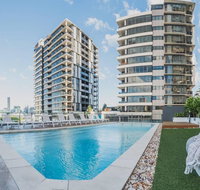 2 Bed Brisbane Resort Apartment - Food Delivery Shop