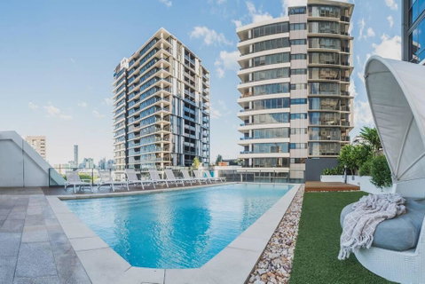 2 Bed Brisbane Resort Apartment - Food Delivery Shop 0