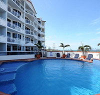 2 Bedroom Alex Unit - Ocean Pool and Park Views - Food Delivery Shop