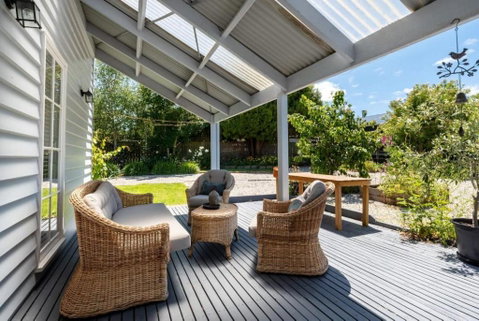 Cute As A Button Cottage In Charming Evandale - Food Delivery Shop 0
