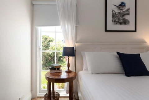 Cute As A Button Cottage In Charming Evandale - Food Delivery Shop 3