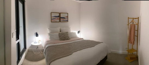 Deluxe Apartment In The Heart Of Heidelberg - Food Delivery Shop 4