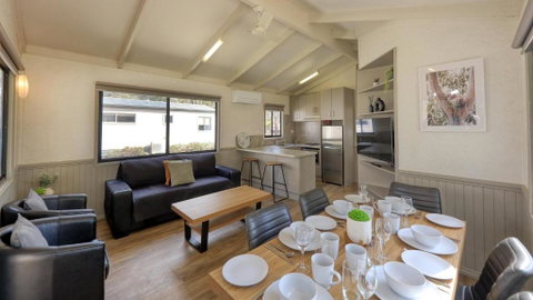 Deniliquin Riverside Caravan Park - Food Delivery Shop 1
