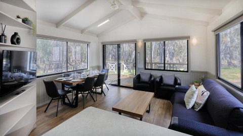 Deniliquin Riverside Caravan Park - Food Delivery Shop 2