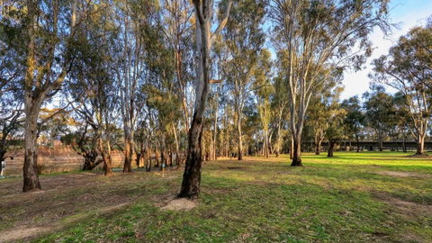 Deniliquin Riverside Caravan Park - Food Delivery Shop 3