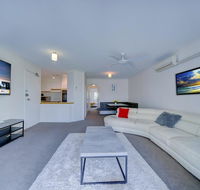 2BR Aloha Lane Main Beach Apartment - Food Delivery Shop