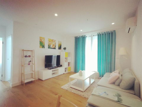2BR Apartment With Style - Food Delivery Shop 0