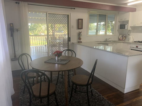 3 Bedroom Apartment - Food Delivery Shop 2