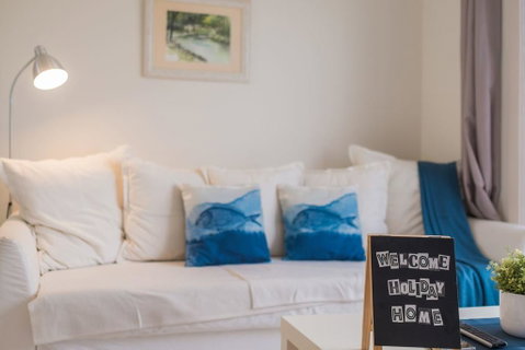 3 Bedroom Cozy And Quiet Holiday Home - Food Delivery Shop 3
