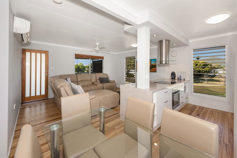 3 Bedroom Renovated Home - Food Delivery Shop 2