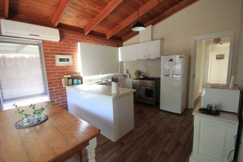 32 Owarra Street - Food Delivery Shop 0