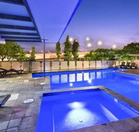 3br Stylish Apt CBD River  City Views SpaSaunaPoolNetflix - Food Delivery Shop