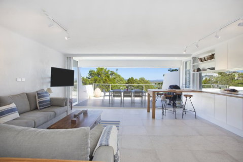 4/33 Noosa Drive - Food Delivery Shop 2