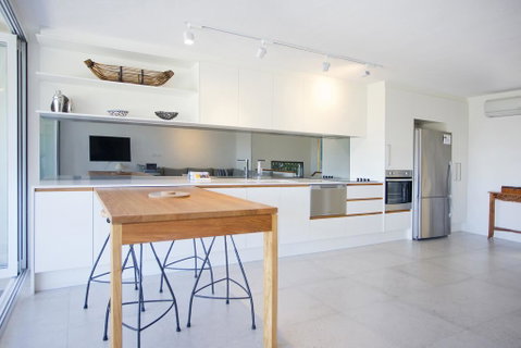 4/33 Noosa Drive - Food Delivery Shop 3