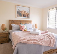 42 Rosemary Lane - Central Orange - Spacious Family Home - Quiet Lane - Food Delivery Shop