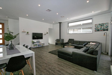 43B Twynam Street - The Falls On Twynam - Food Delivery Shop 0
