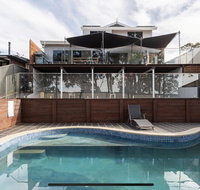 5 bedroom with POOL and Studio Vues Relaxantes - Food Delivery Shop
