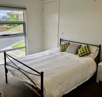 5 Star Gowanbrae Views - Food Delivery Shop
