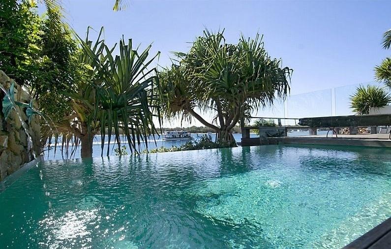 Noosa QLD Food Delivery Shop