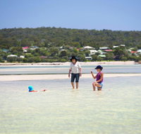 9 Marshall Street - Large Family Holiday Home just Metres to the Beach - Food Delivery Shop