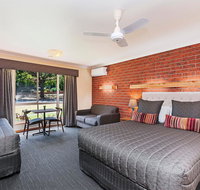 AAt 28 Goldsmith Motel - Food Delivery Shop