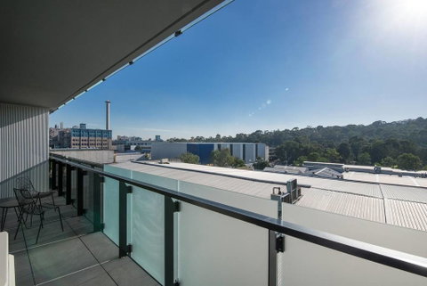 Abbortsford 2 Bed 2 Bath Mountain View Apartment - Food Delivery Shop 2
