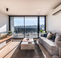 Abbortsford 2 Bed 2 Bath Mountain View Apartment - Food Delivery Shop