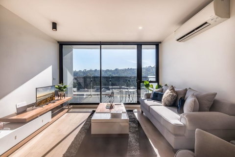 Abbortsford 2 Bed 2 Bath Mountain View Apartment - Food Delivery Shop 0