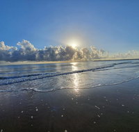 ABSOLUTE BEACH FRONT MACKAY - Comfort Resort Blue Pacific - Food Delivery Shop