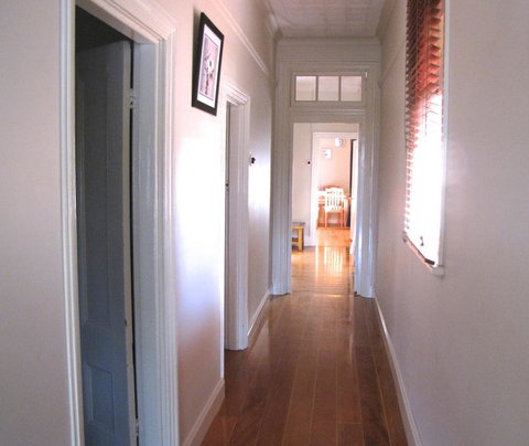 Acacia Cottage On Peel, Bathurst - Food Delivery Shop 3
