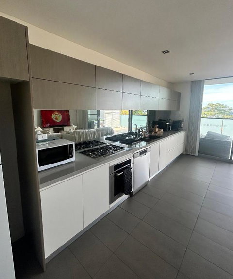 Drummoyne Apartment - Food Delivery Shop 3