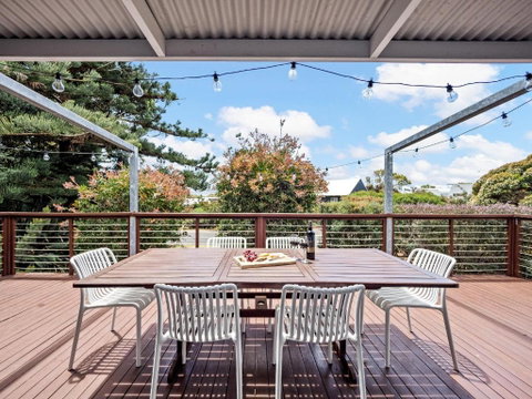 Eagle Bay Beach House - 300m To The Beach! - Food Delivery Shop 0