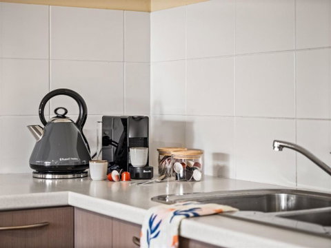 Eagle Bay Beach House - 300m To The Beach! - Food Delivery Shop 1