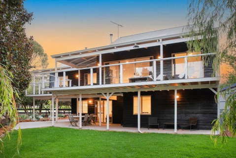 Eagle Bay Summerhaus - Food Delivery Shop 0