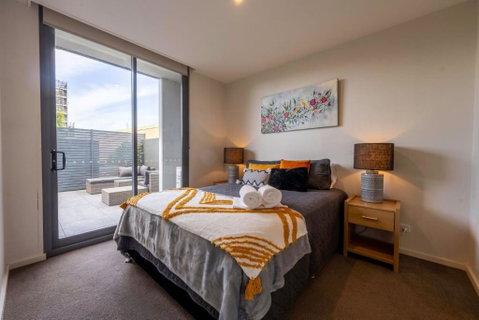 Eastside Apartment - Food Delivery Shop 1