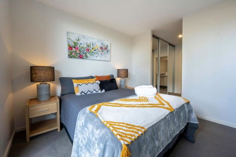 Eastside Apartment - Food Delivery Shop 2