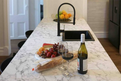 EDW19 - Stylish 2-Bed, 2-Bath Townhose In Drummoyne - Food Delivery Shop 1