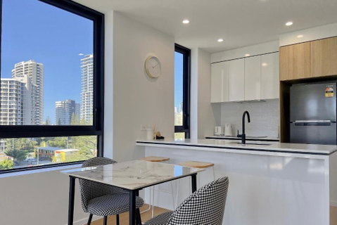 E.S. Surfers Paradise - Food Delivery Shop 3