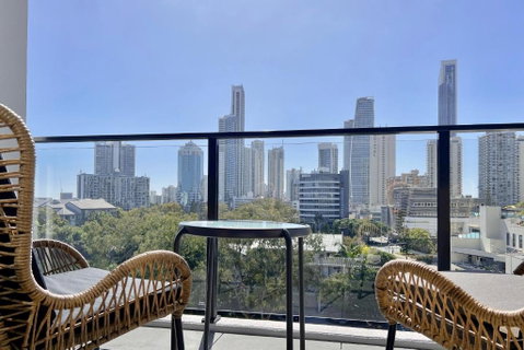 E.S. Surfers Paradise - Food Delivery Shop 4