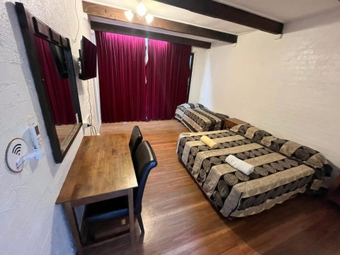 El Toro Motel - Food Delivery Shop 2