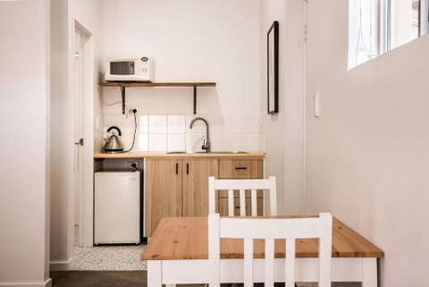 EM Apartments - Food Delivery Shop 4