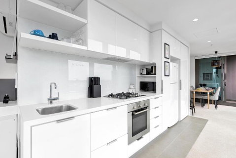 EPORO Tower Modern Apartments Melbourne Central CBD - Food Delivery Shop 3