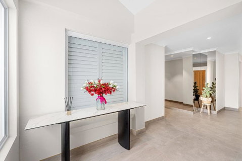 Exquisite Oasis Family Retreat - Food Delivery Shop 2