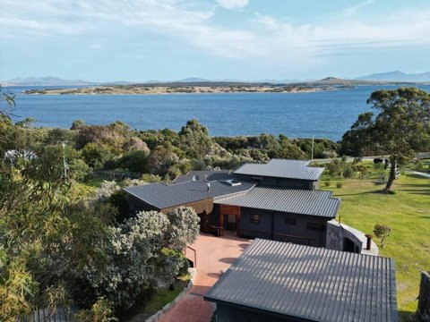 Faraway On Flinders Island - Food Delivery Shop 0